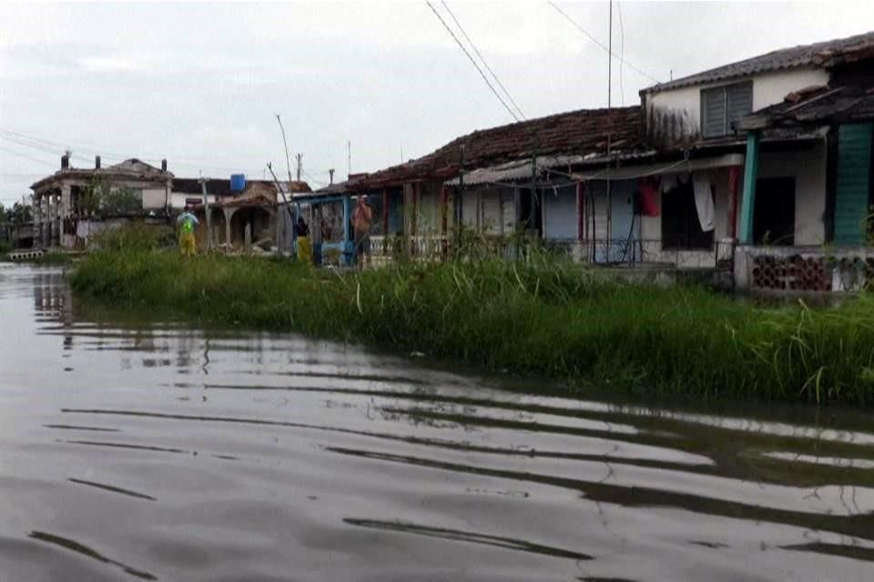 Tormenta tropical Idalia se convierte en huracán