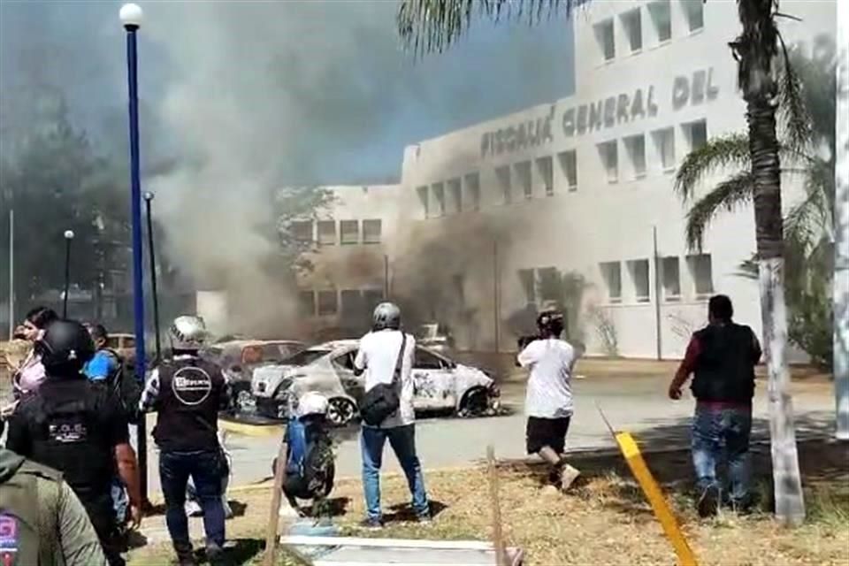 El Ataque De Normalistas A La Fge En Guerrero