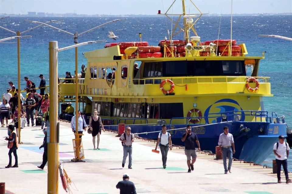 Ponen lupa a ferries hacia Isla Mujeres y Cozumel