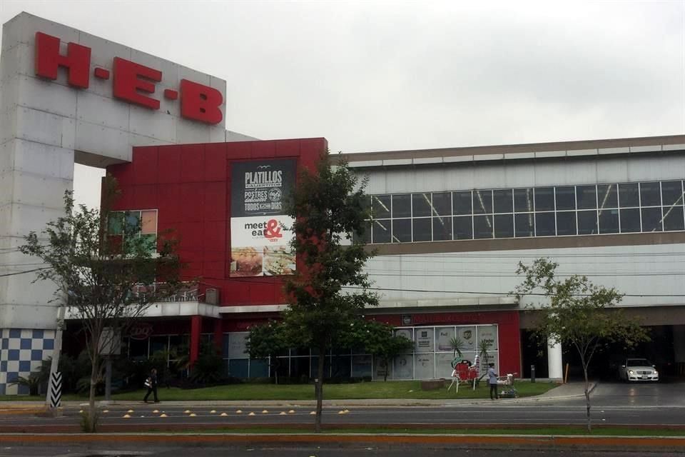 Recolectar 81+ images plaza san pedro humberto lobo Viaterra.mx