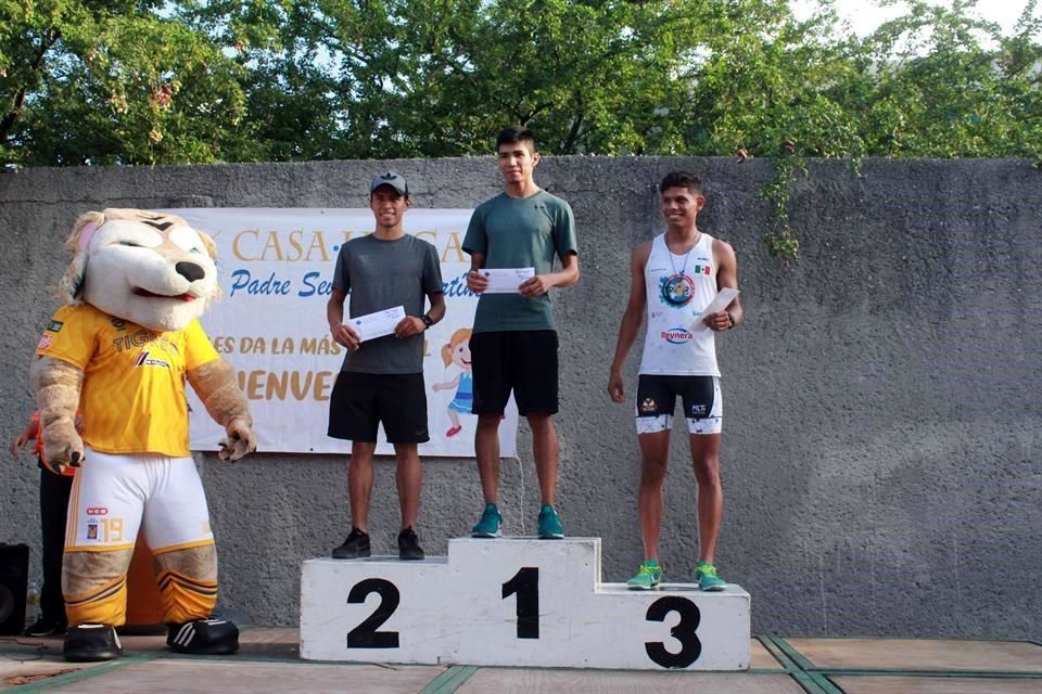 Acuden a carrera 5k Padre Severiano