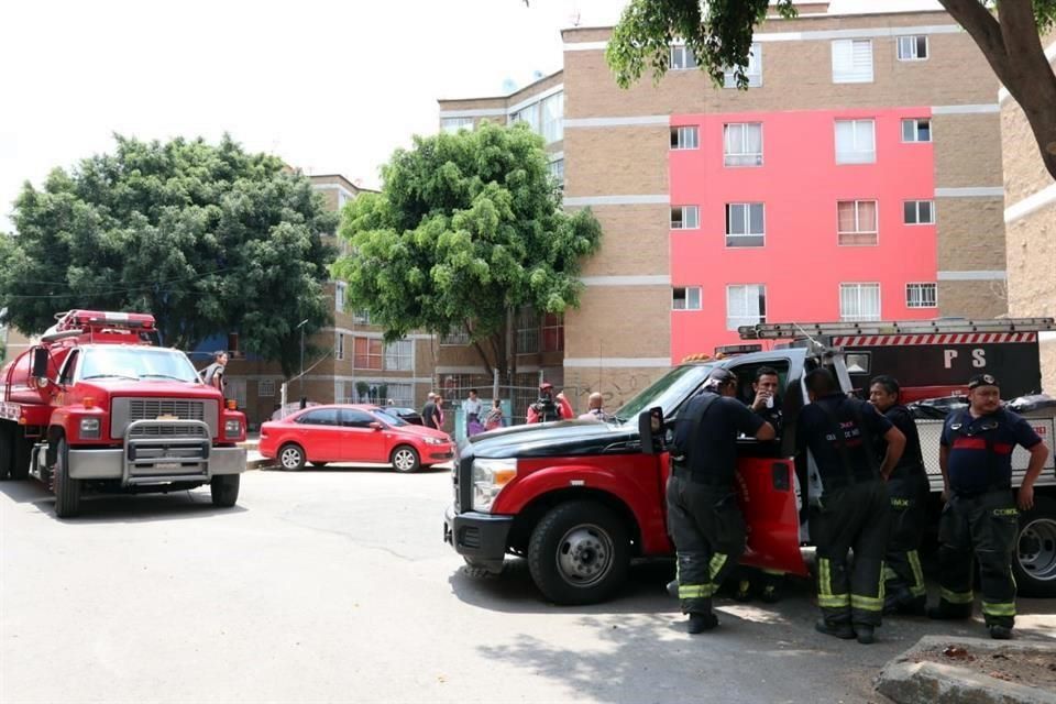 Muere joven tras incendio en Azcapo