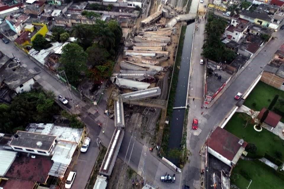 Descarrilan y parten tren en Orizaba