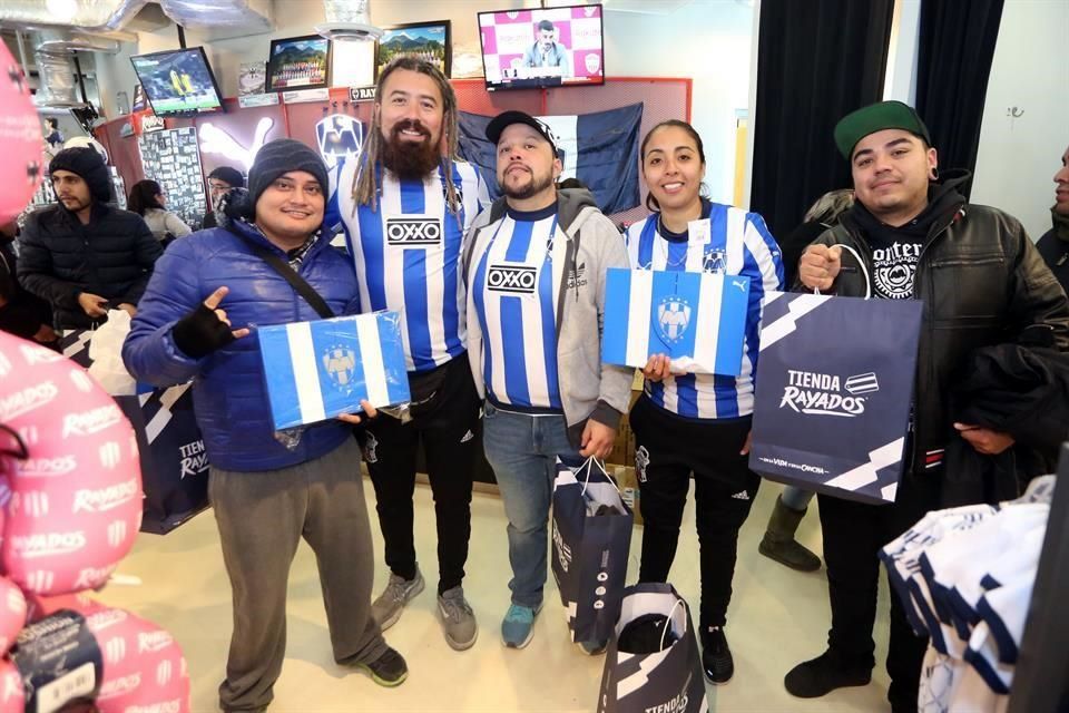 Arrasan con jersey rayado