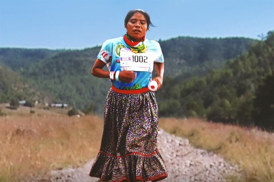 Asombra filme sobre corredora tarahumara