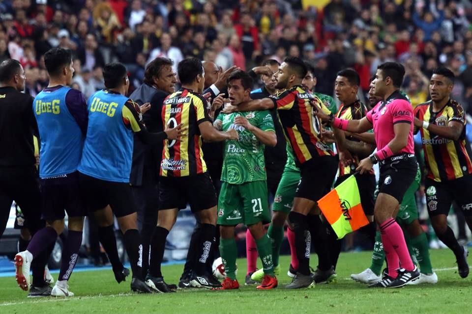 Muerden Leones Negros al campeón