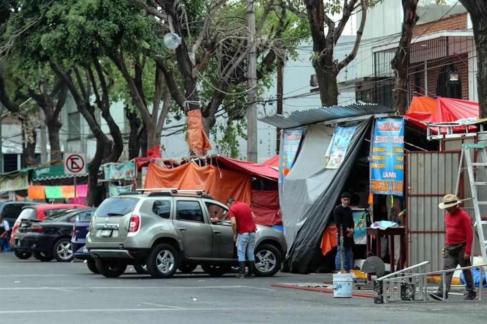 Abren mercado de mariscos en La Viga