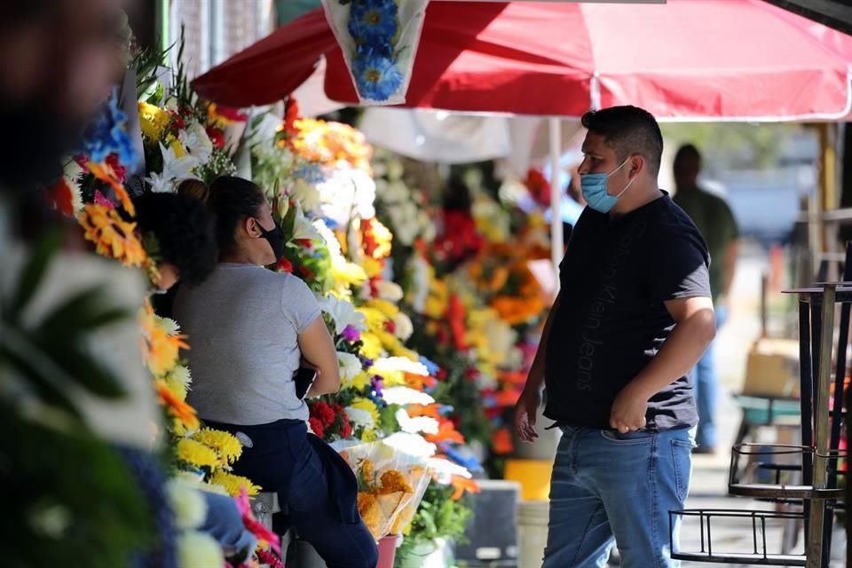 Marchita' pandemia venta de flores en panteones