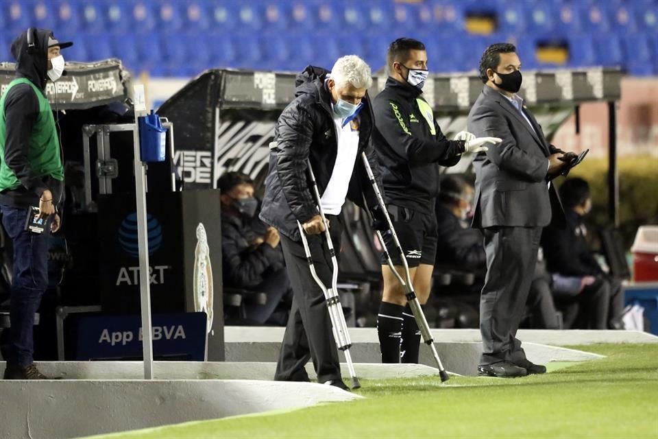 Ricardo Ferretti regresa a los entrenamientos de Tigres tras ser operado hace nueve días