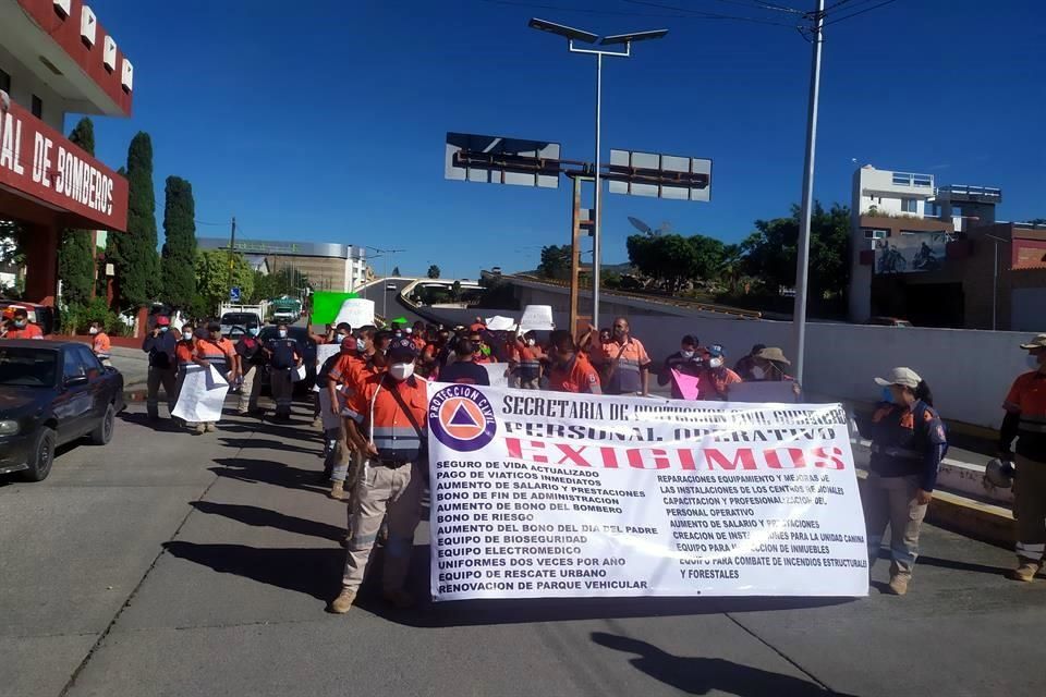 Siguen en paro de labores trabajadores de Guerrero