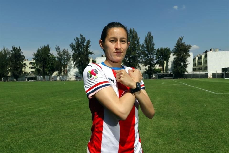 Chivas femenil le da las gracias a Tania Morales