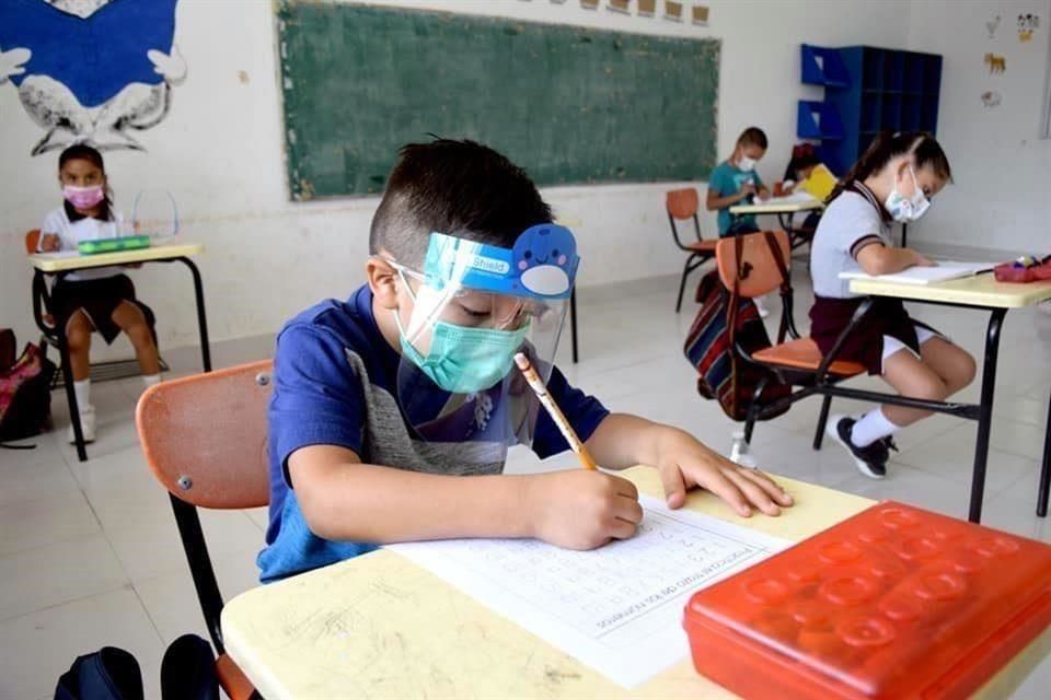 Arman plan educativo con ideología de la 4T