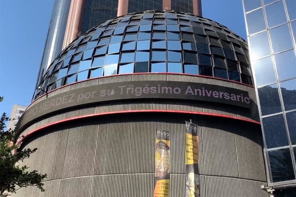 Pierde BMV nivel de 53 mil puntos; cae 0.93%