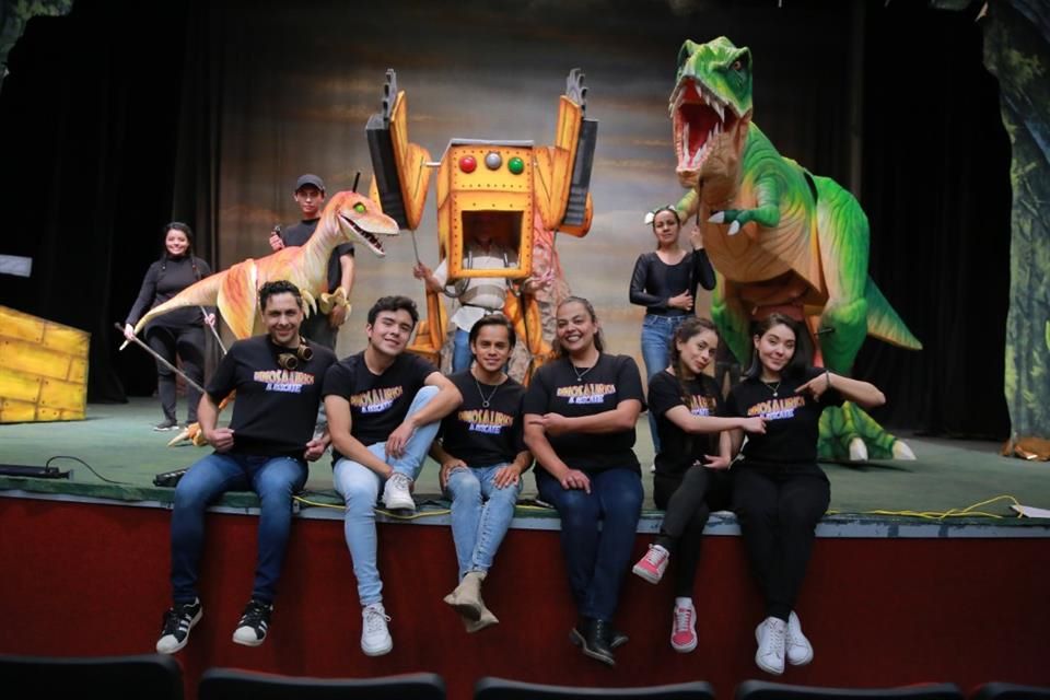 Toman el teatro 'Dinosaurios al Rescate'