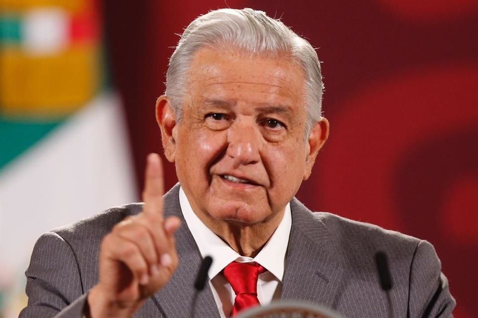 Mentirosos', revira AMLO a senadores de EU