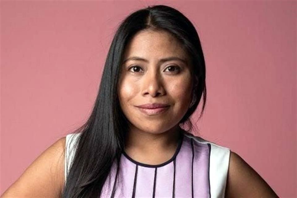 Yalitza Aparicio posa en bikini