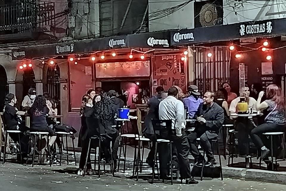Comen al aire libre y rompen las reglas