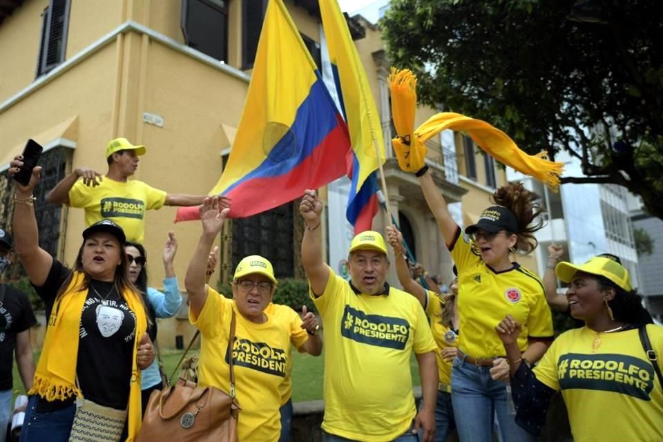 Enfrenta Colombia reñida elección