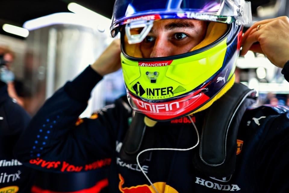 Checo Pérez tiene un mal día en el Gran Premio de España al terminar en la posición 10 en la segunda práctica libre