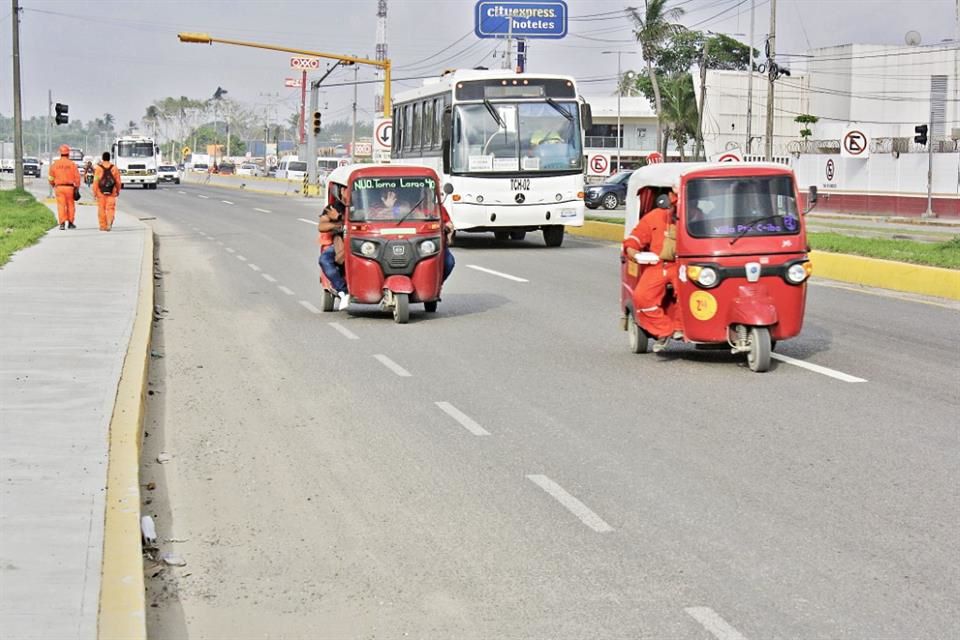 Buscan en Paraíso regular los llamados 'pochimóviles'