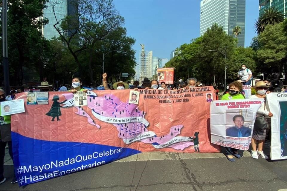 Marchan madres en CDMX por sus hijos desaparecidos