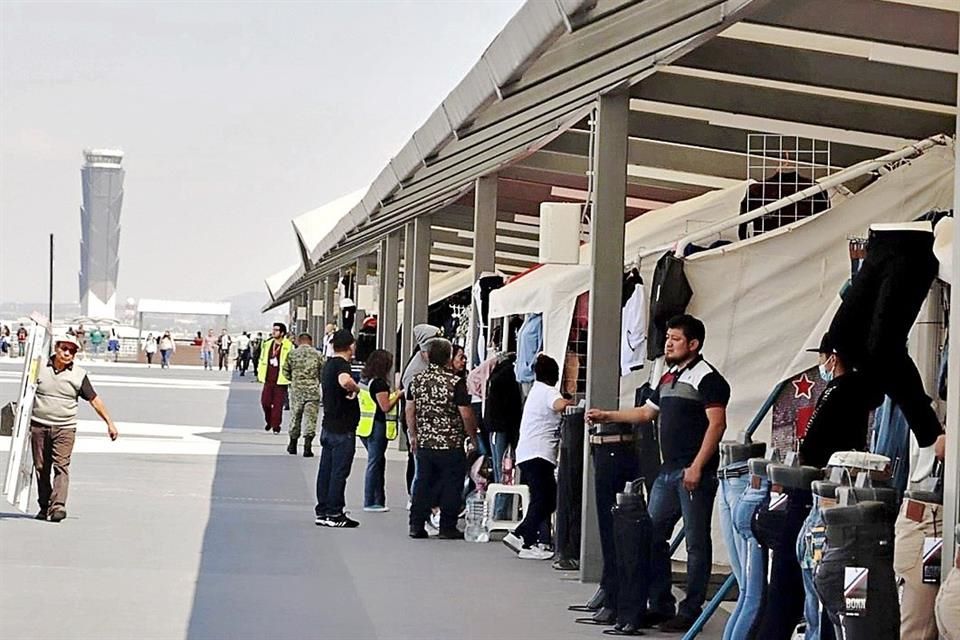 Ahora montan Aerotianguis de ropa en el Felipe Ángeles