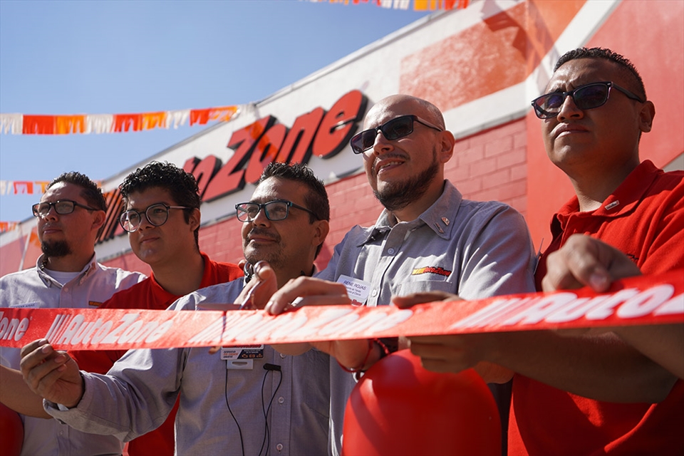 Abre AutoZone en México tienda 7 mil en el mundo