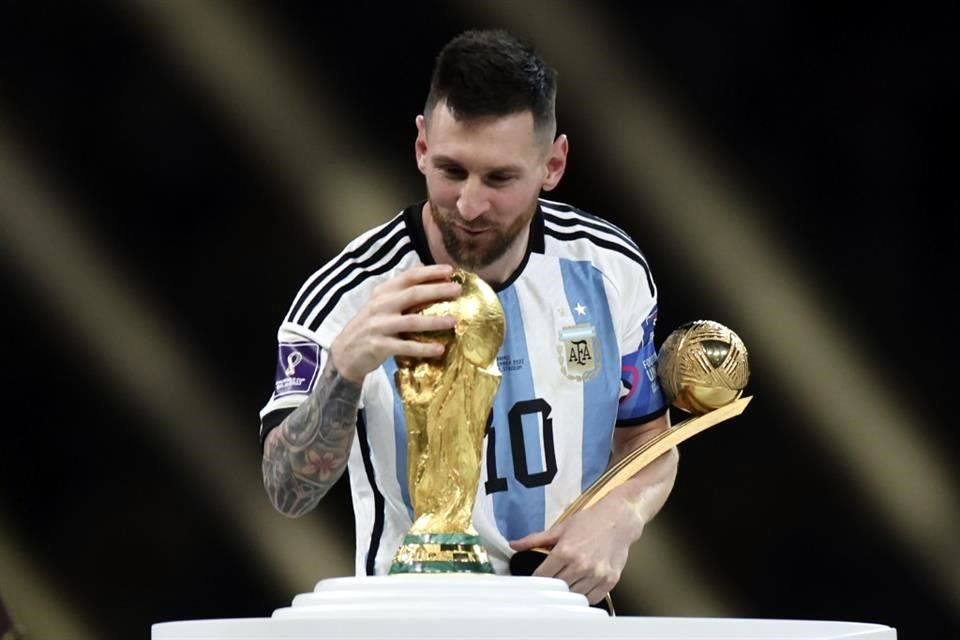 Celebridades felicitan a Lionel Messi