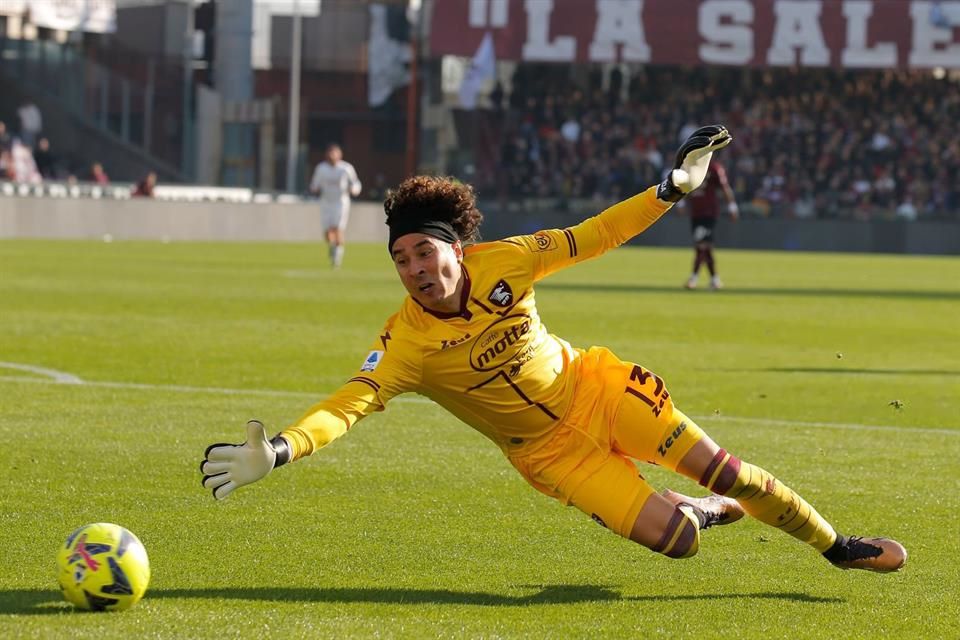 Las Mejores Atajadas De Memo Ochoa En Su Debut