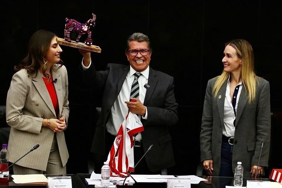 Reconoce Senado logros de Chivas Femenil