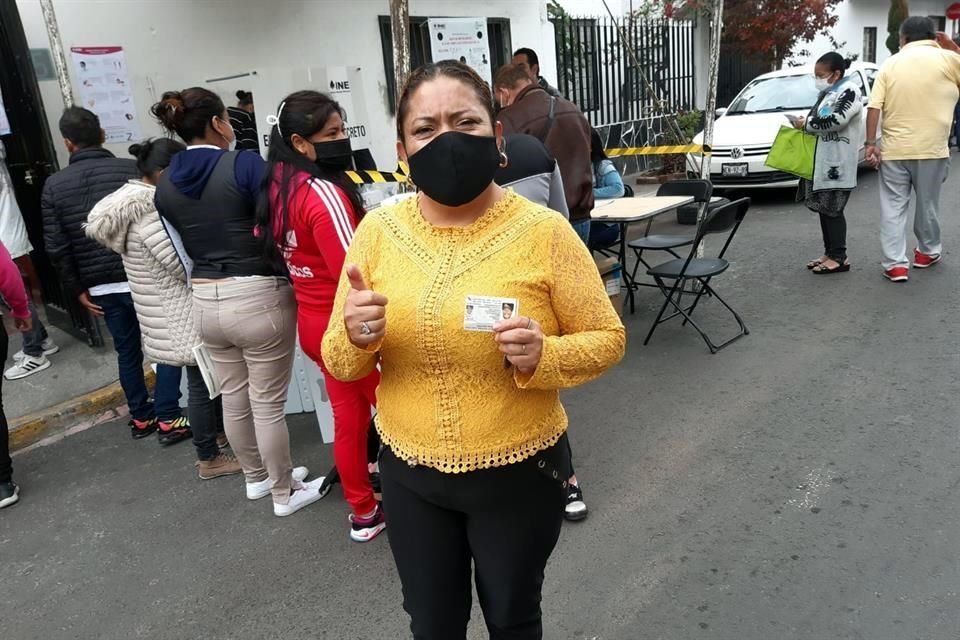 Votan Entre Reclamos Y Sin Sana Distancia
