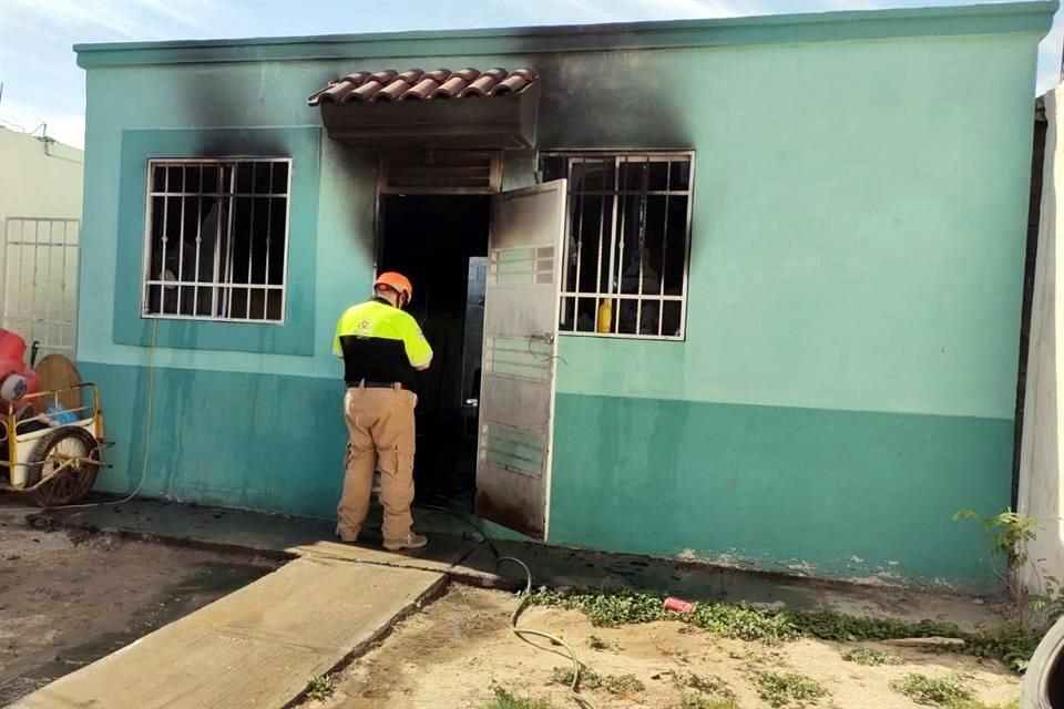 Consume incendio muebles en casa de renta