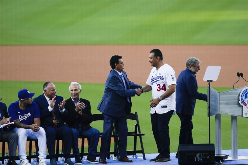 Leyenda mexicana! Fernando Valenzuela es homenajeado por Los Dodgers