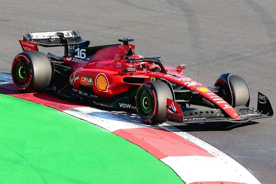 Charles Leclerc renueva con la Scuderia Ferrari