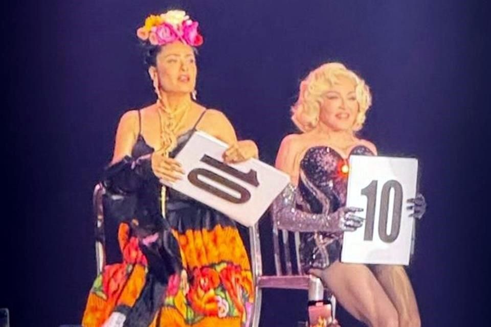 Salma Hayek y Madonna juntas en último concierto en México