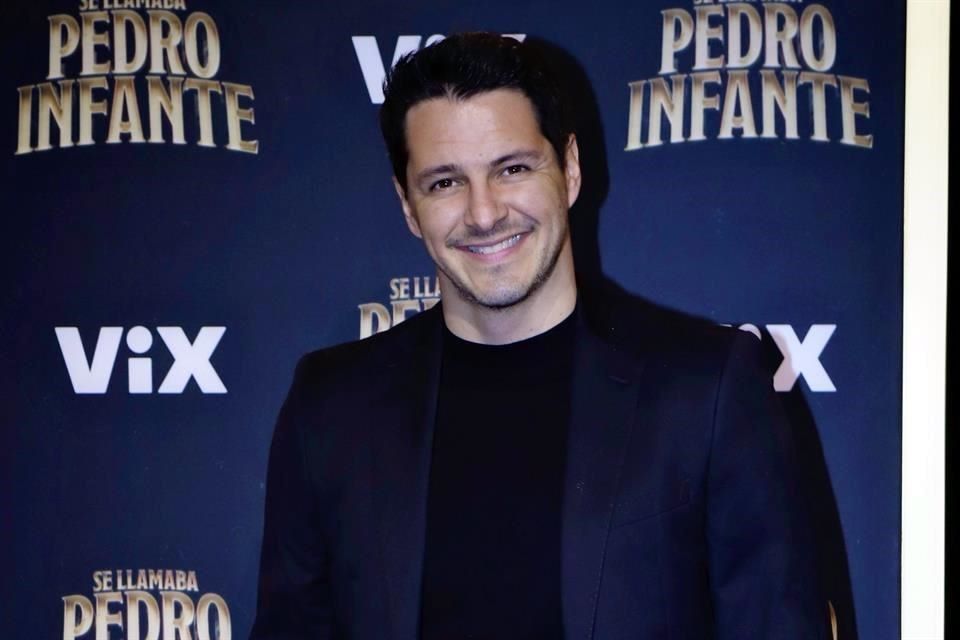 Carlos Gatica Actor 60 Photos - Moonagedaydream.film