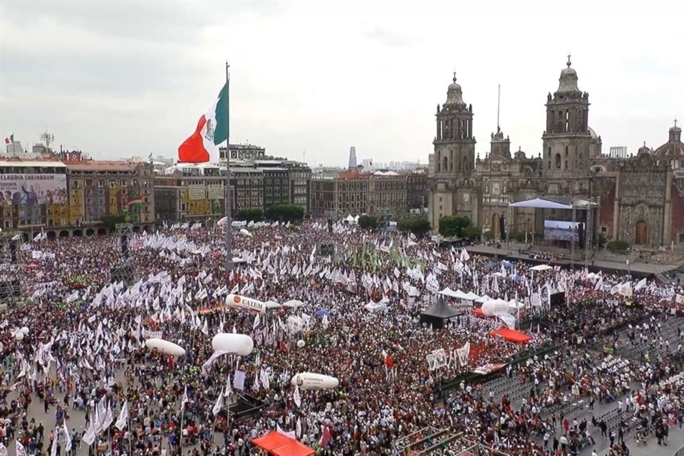 Arranca fiesta por Sheinbaum en el Zócalo