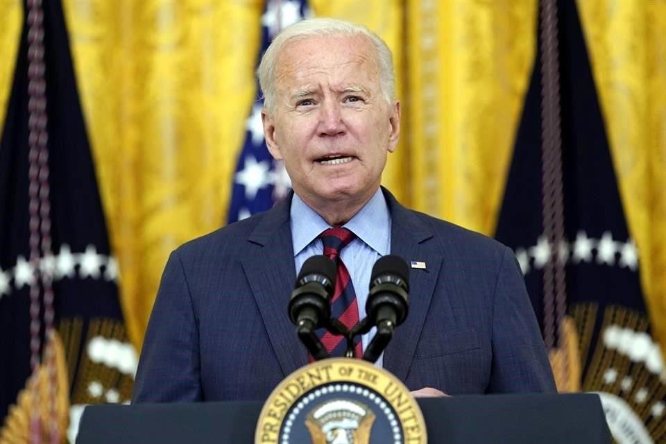 Afirma Biden que Cuomo debe renunciar por casos de acoso