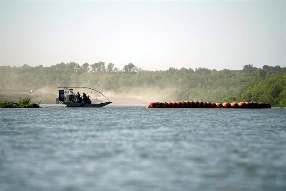 Patrulla fronteriza en el Río Bravo