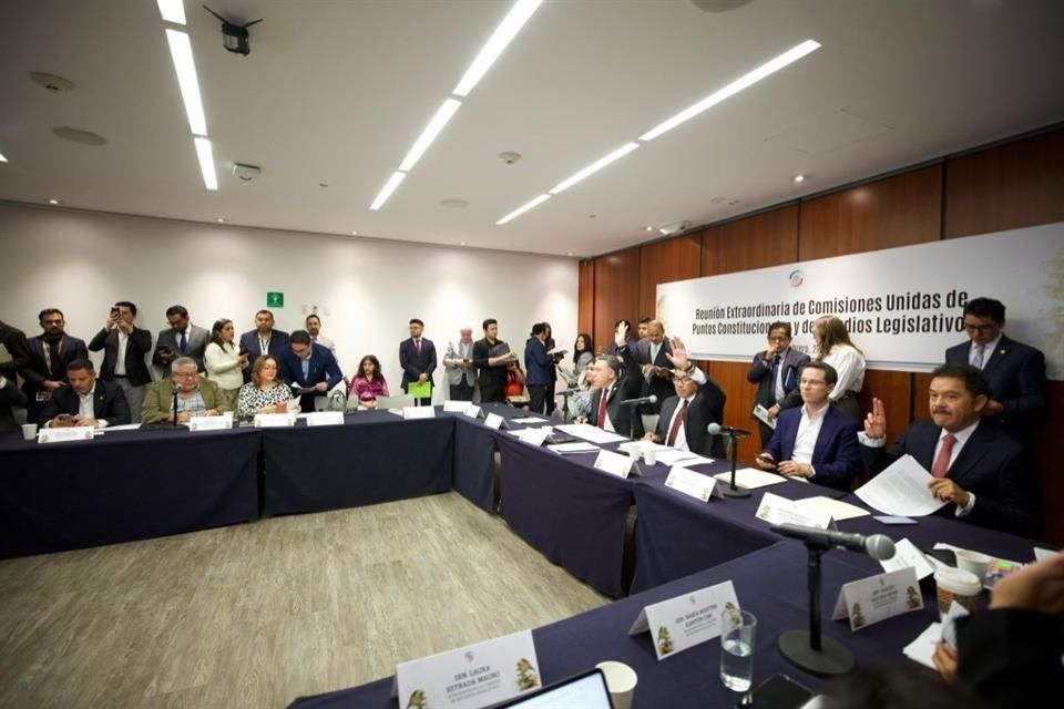 Avanza en el Senado reforma contra nepotismo