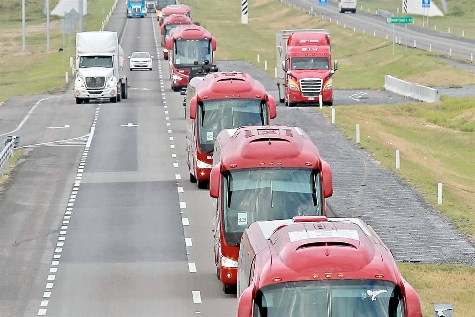 Vencen caravanas de NL trabas de 4T por vacunas