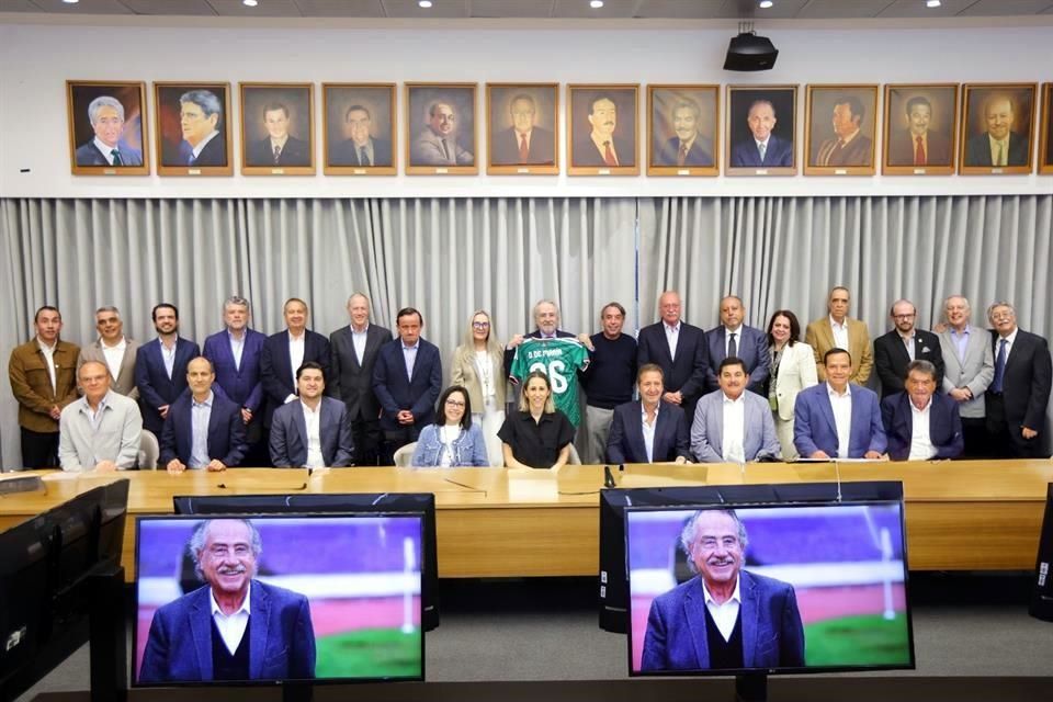 Rinde homenaje la FMF a Decio de María