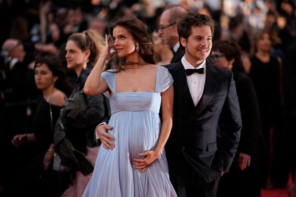Barbara Palvin y Dylan Sprouse esperan a su primer hijo