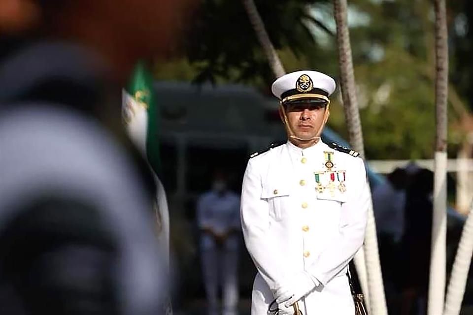 Cae Vicealmirante por huachicol fiscal