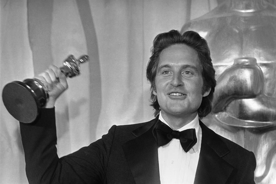 Michael Douglas rompe silencio de décadas y revela detalles de sus relaciones en nuevas memorias