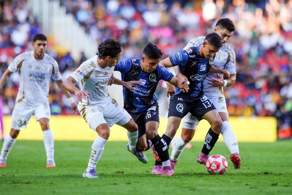 Siguen Tigres férreos y se traen triunfo de Querétaro