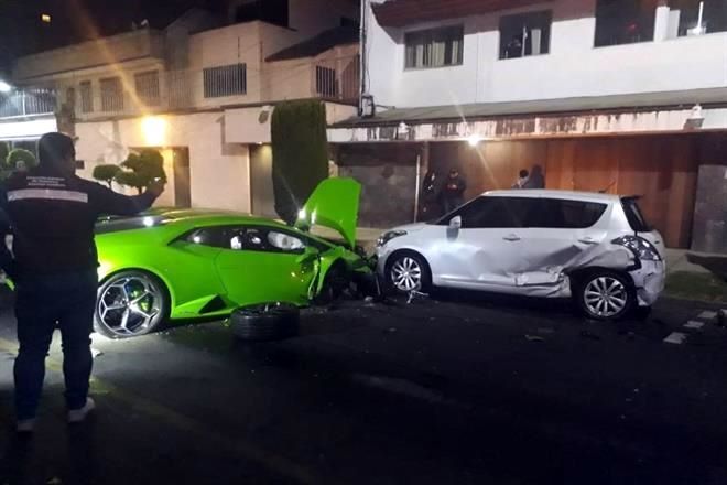 Abandonan Lamborghini tras choque en Polanco